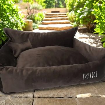 Spot fotelja je luksuzna, masivna, prostrana i udobna podloga za pse i mačke.